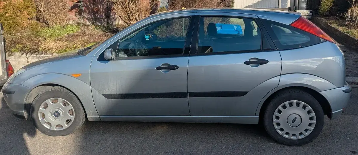 Gebraucht Ford Focus 101 PS (74 kW) 2003 Silber Limousine