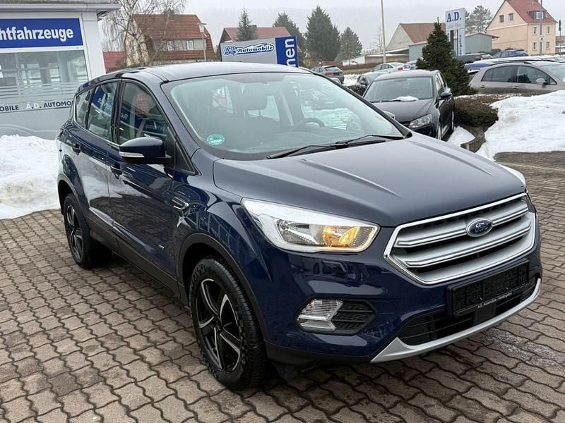Gebraucht Ford Kuga Trend 182 PS (133 kW) 2017 Blau SUV