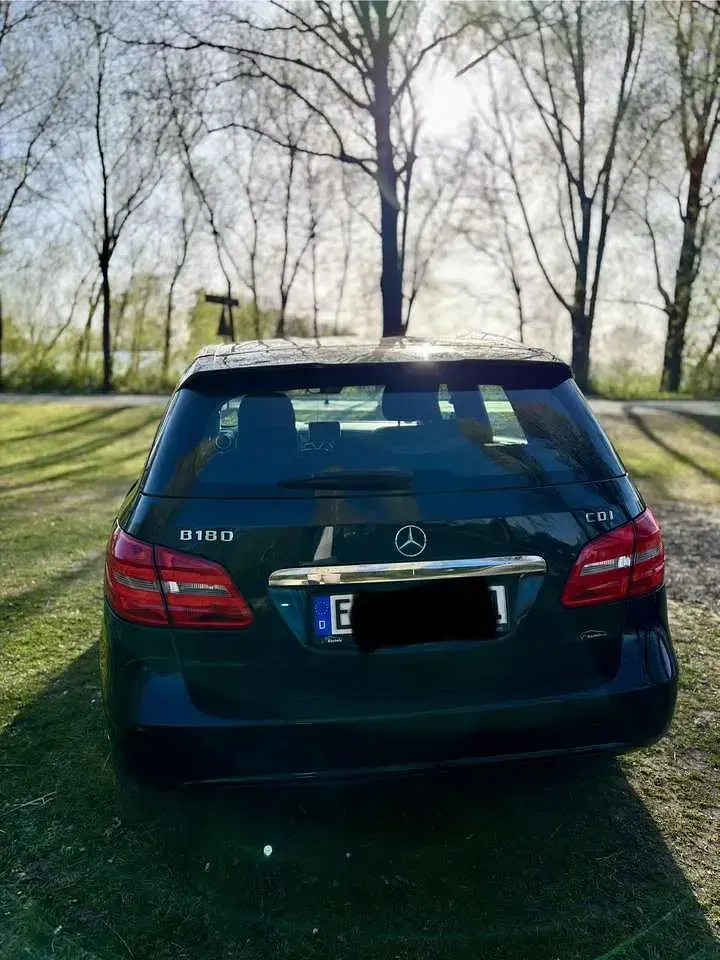 Gebraucht Mercedes B180 109 PS (80 kW) 2013 Van / Kleinbus