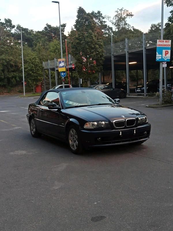 Blau Gebraucht 2002 BMW 320 Cabriolet Cabrio | 2.999 € - Bild 1/4
