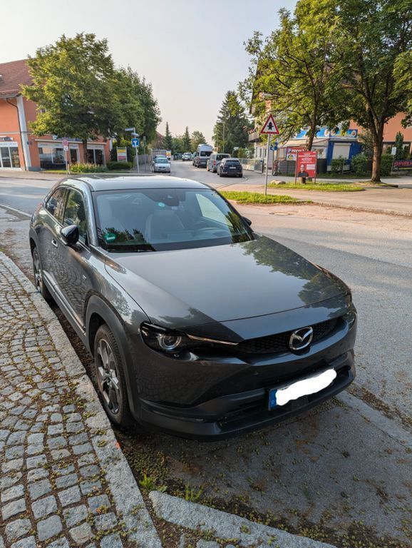 Grau Gebraucht 2022 Mazda MX30 Makoto SUV | 17.000 € (Fairer Preis) - Bild 1/4