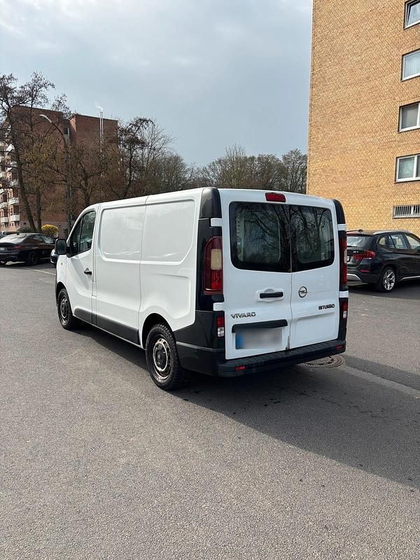 Gebraucht Opel Vivaro 118 PS (86 kW) 2014 Weiß Van / Kleinbus