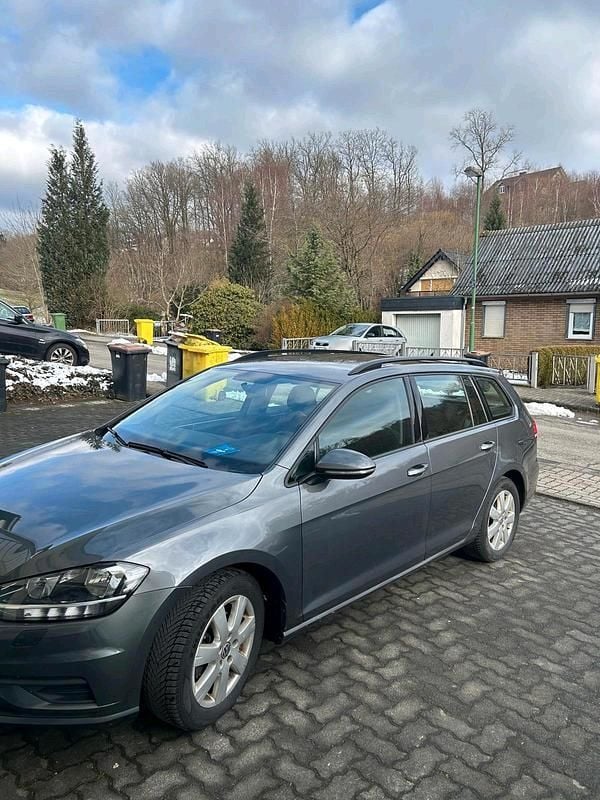 Gebraucht VW Golf VII 116 PS (85 kW) 2020 Andere farben Kombi