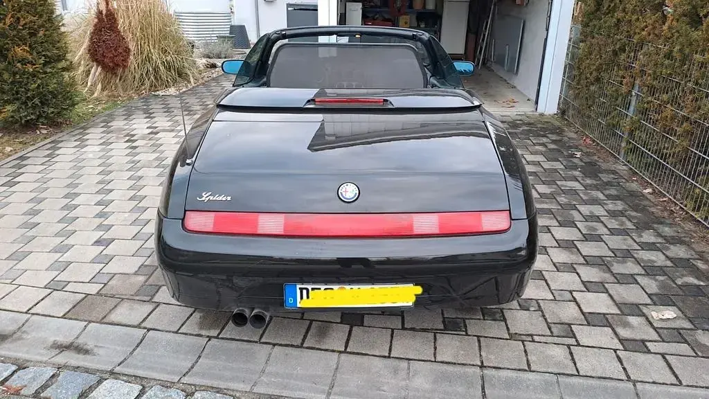 Second-hand Alfa Romeo Spider 144 CP (105 kW) 1999 Negru Cabrio