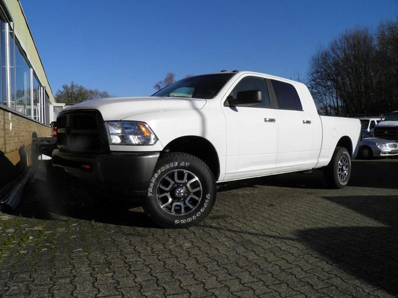 Weiß Gebraucht 2017 Dodge Ram Abholung | 19.985 € - Bild 1/4