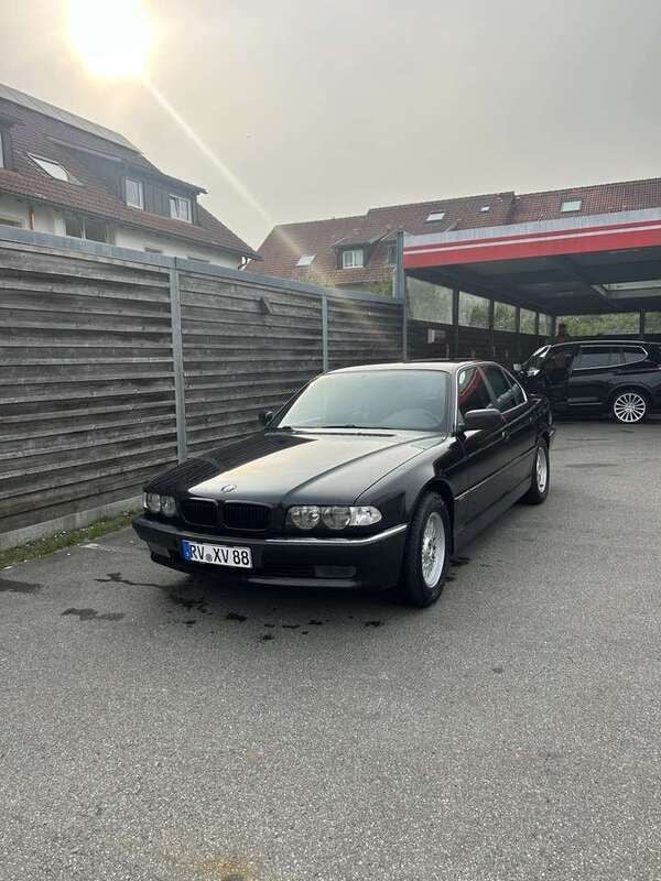 Schwarz Gebraucht 1998 BMW 735 Basis Limousine | 9.000 € (Etwas zu teuer) - Bild 1/4