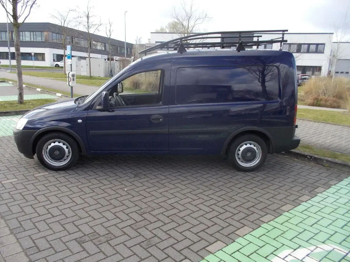 Usado Opel Combo 90 HP (66 kW) 2009 Azul Monovolume