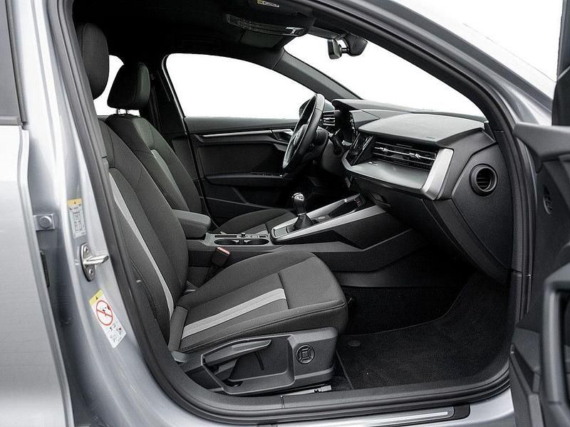 Gebraucht Audi A3 Advanced 110 PS (80 kW) 2022 Florettsilber Limousine
