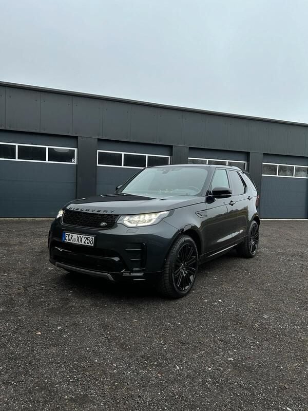 Grau Gebraucht 2018 Land Rover Discovery 5 HSE SUV | 35.249 € (Etwas zu teuer) - Bild 1/4