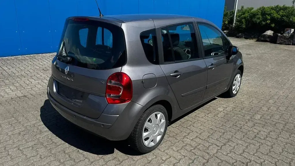 Używany Renault Modus Dynamique 75 KM (55 kW) 2009 Beżowy Minivan