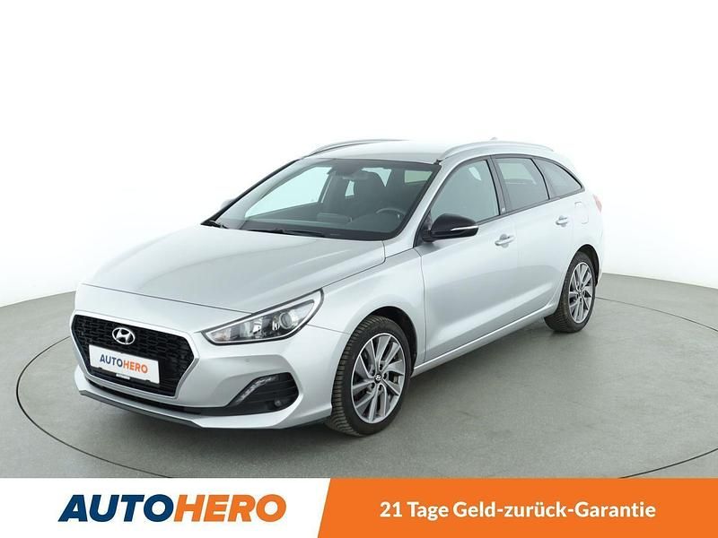 Silber Gebraucht 2019 Hyundai i30 Style Kombi | 13.970 € (Guter Preis) - Bild 1/3