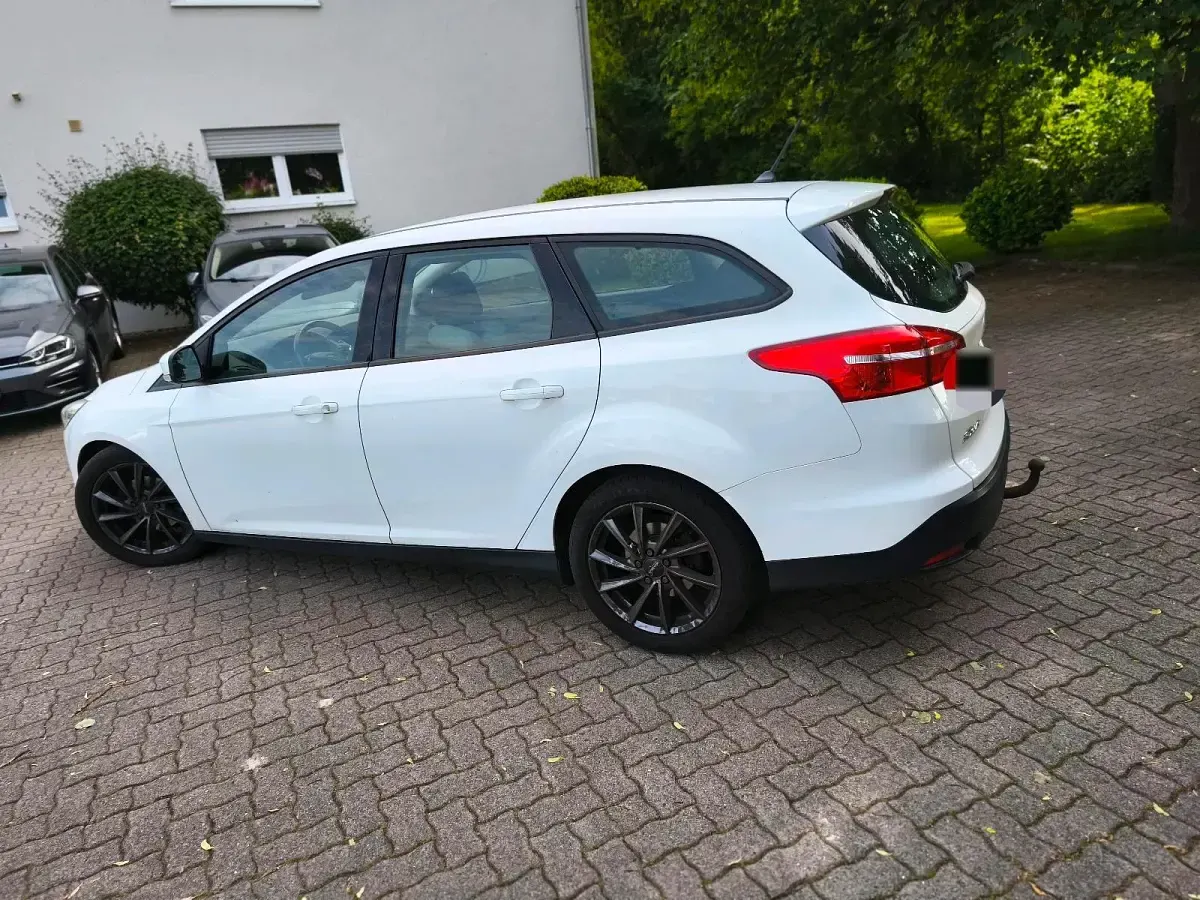 Gebraucht Ford Focus 120 PS (88 kW) 2017 Weiß Kombi