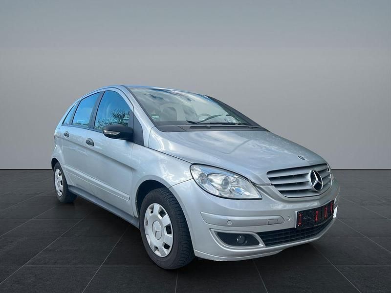 Silber Gebraucht 2005 Mercedes B170 Van / Kleinbus | 2.700 € - Bild 1/4