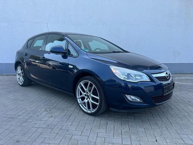 Blau Gebraucht 2010 Opel Astra Selection Limousine | 2.800 € (Guter Preis) - Bild 1/4