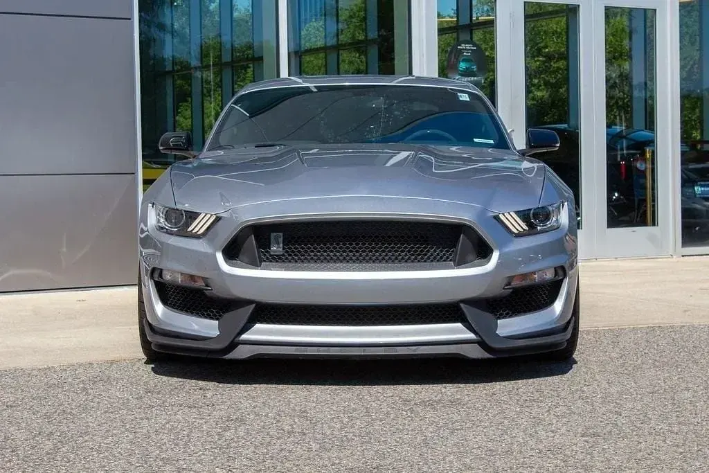 Gebraucht Ford Mustang 526 PS (386 kW) 2020 Silber