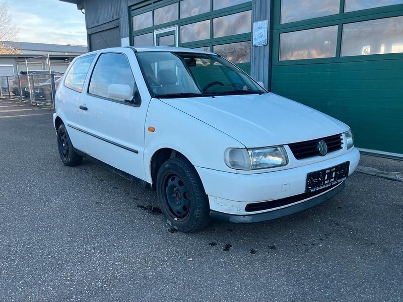 Gebraucht VW Polo 60 PS (44 kW) 1998 Weiß Limousine