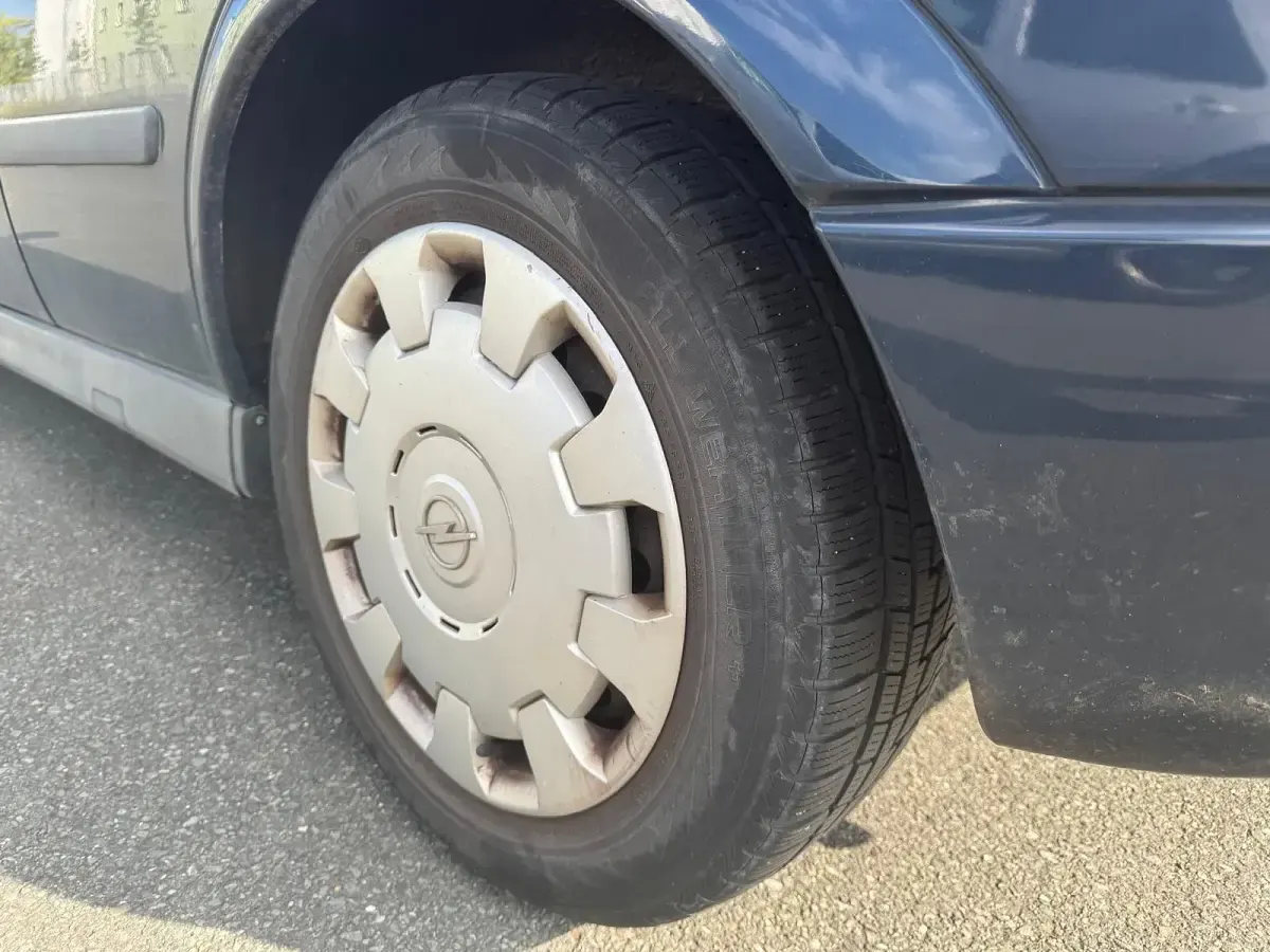 Gebraucht Opel Astra 75 PS (55 kW) 2002 Blau Coupé