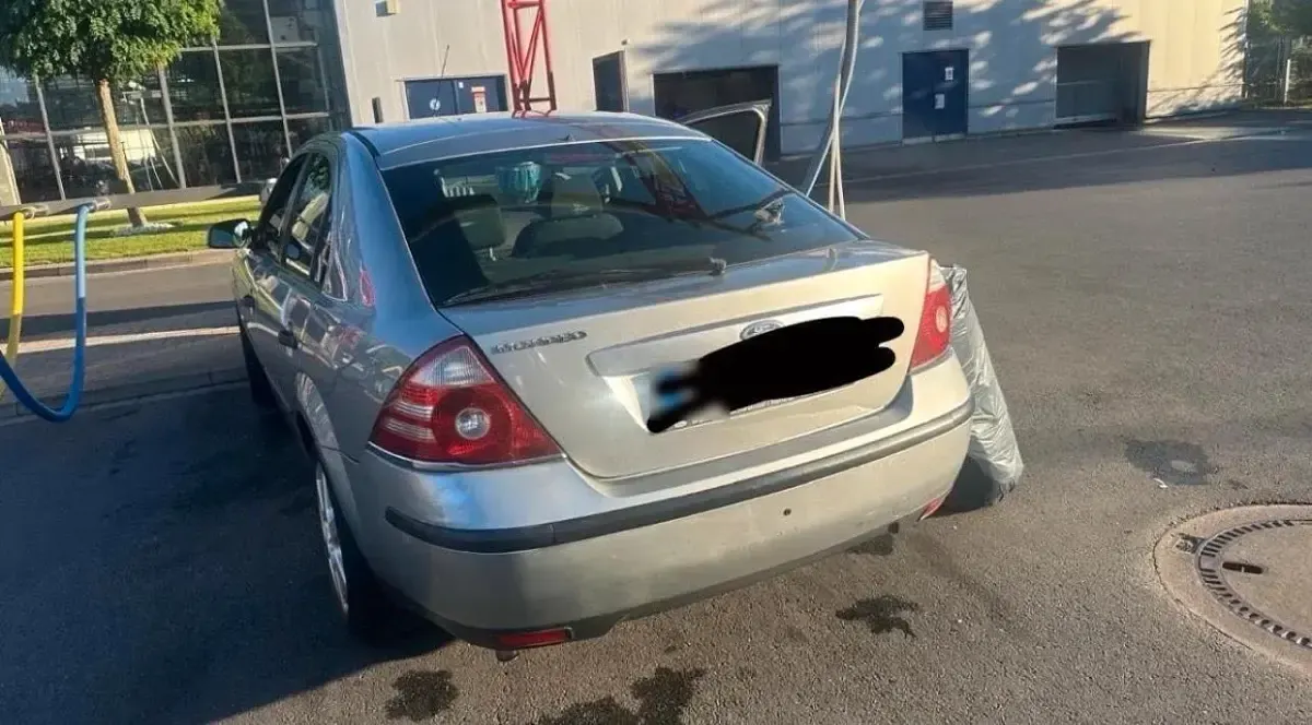 Gebraucht Ford Mondeo 145 PS (106 kW) 2005 Silber Limousine