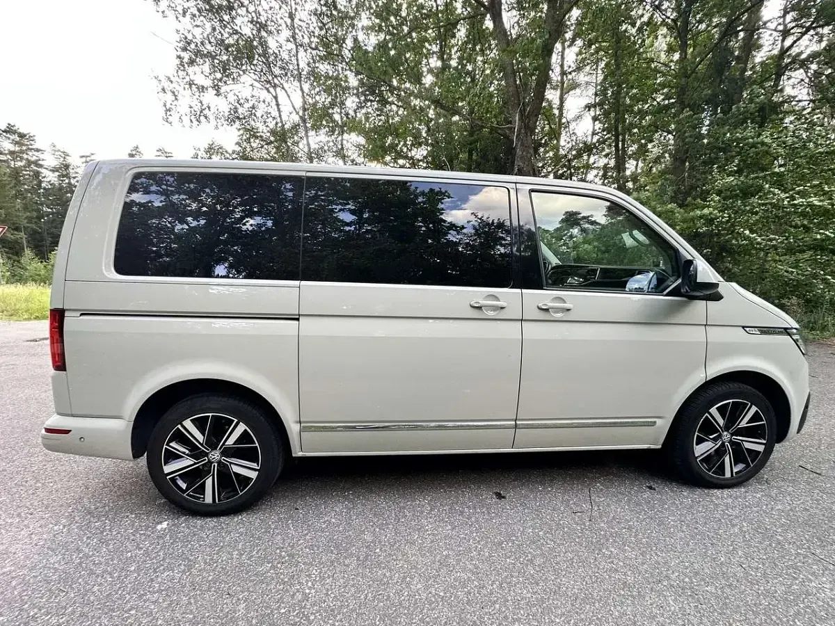 Gebraucht VW Multivan Generation Six 150 PS (110 kW) 2021 Grau Van / Kleinbus