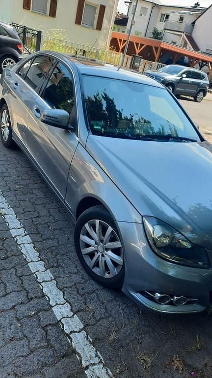 Grau Gebraucht 2011 Mercedes C220 Avantgarde Limousine | 7.200 € (Guter Preis) - Bild 1/4