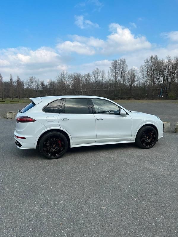 Gebraucht Porsche Cayenne GTS Chrono 441 PS (324 kW) 2015 Weiß SUV
