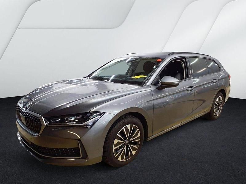 Gebraucht Skoda Superb Selection 150 PS (110 kW) 2025 Grau Kombi