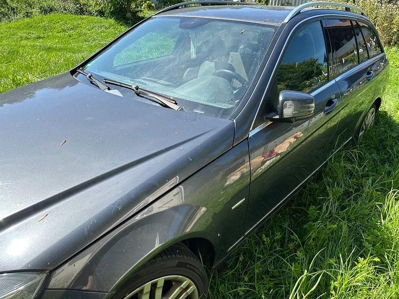Grau Gebraucht 2009 Mercedes C200 Avantgarde Kombi | 6.900 € (Fairer Preis) - Bild 1/4