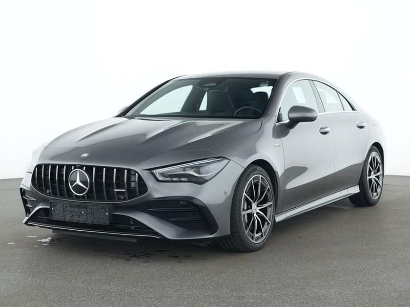 Mountaingrau metallic Gebraucht 2024 Mercedes CLA35 AMG AMG Coupé | 44.875 € (Superpreis) - Bild 1/4