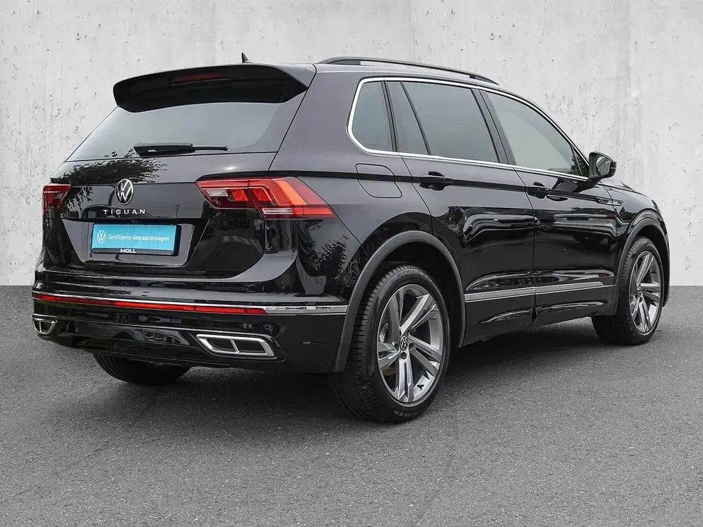 Gebraucht VW Tiguan R-line 150 PS (110 kW) 2024 Deep black perleffekt (metallic) SUV