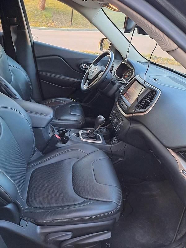 Gebraucht Jeep Cherokee Limited 200 PS (147 kW) 2016 Schwarz SUV