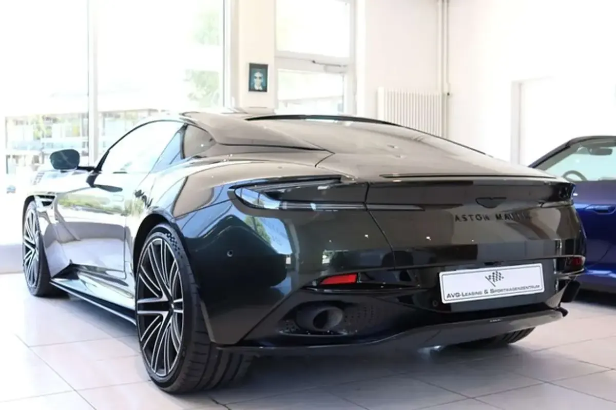 Gebraucht Aston Martin DB12 680 PS (500 kW) 2025 Grün Coupé