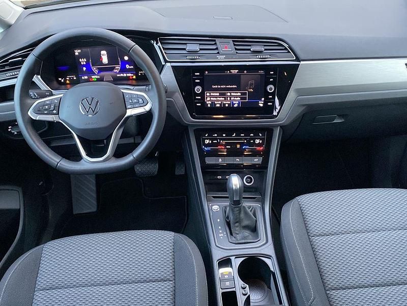 Gebraucht VW Touran 150 PS (110 kW) 2025 Grau Van / Kleinbus