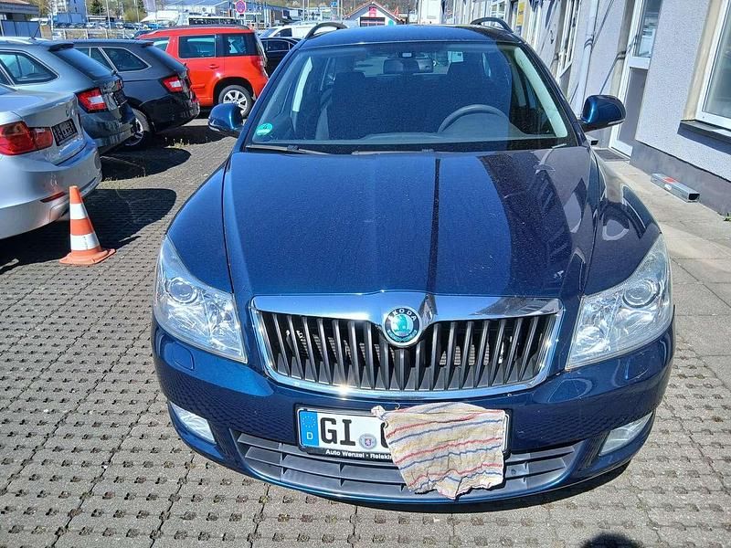 Gebraucht Skoda Octavia Elegance 140 PS (102 kW) 2011 Blau Kombi