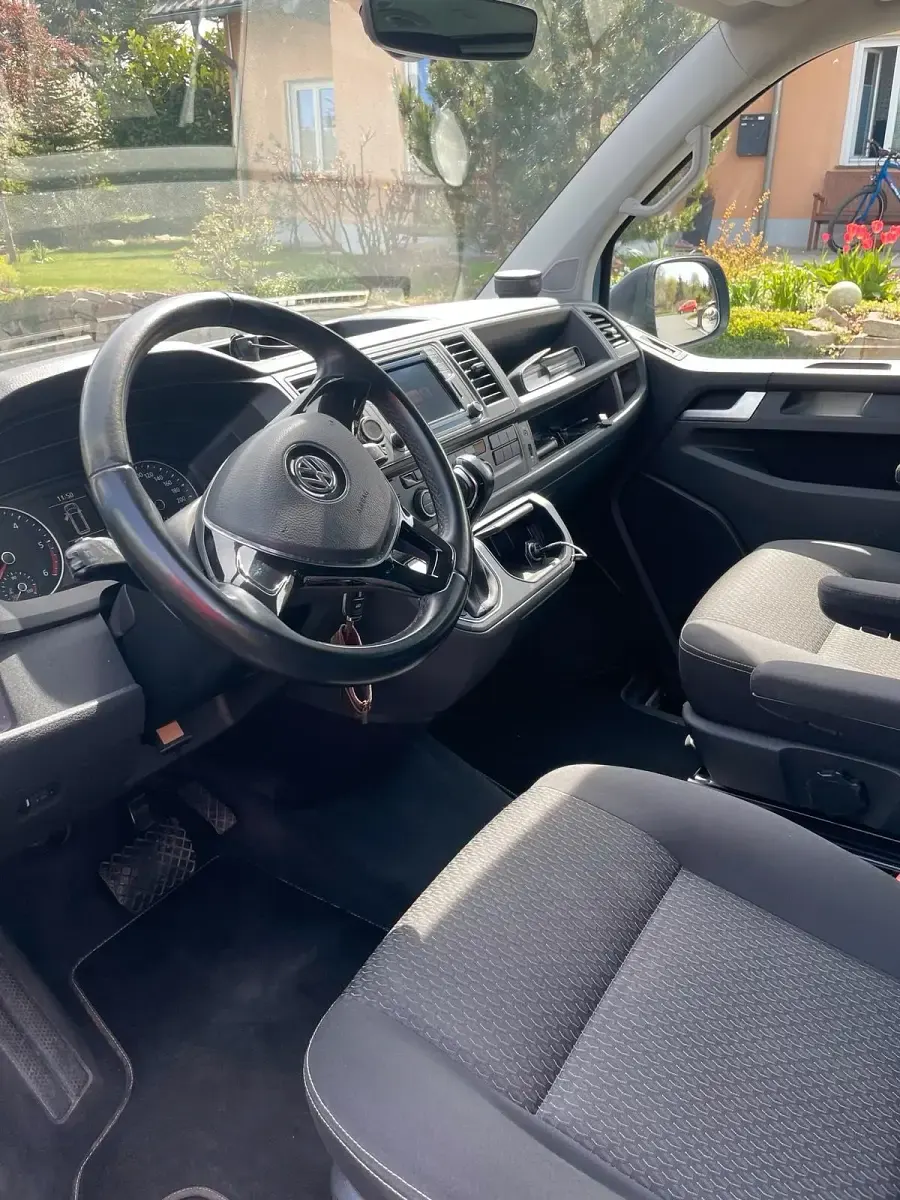 Gebraucht VW Multivan Trendline 150 PS (110 kW) 2018 Blau Van / Kleinbus