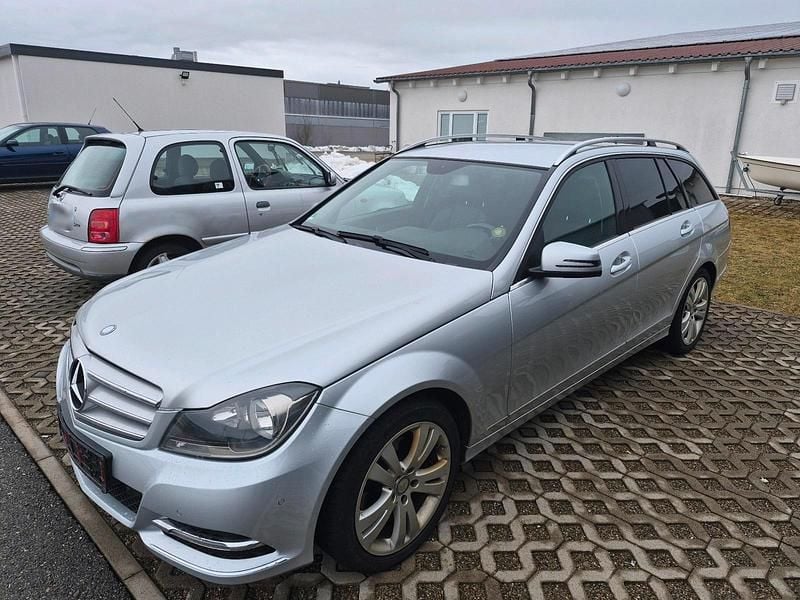 Gebraucht Mercedes C250 204 PS (150 kW) 2014 Silber Kombi
