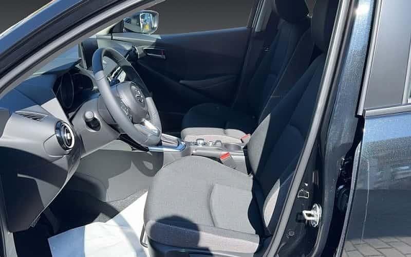 Deep crystal blue metallic Gebraucht 2024 Mazda 2 Center-Line Limousine | 19.950 € (Fairer Preis) - Bild 1/4