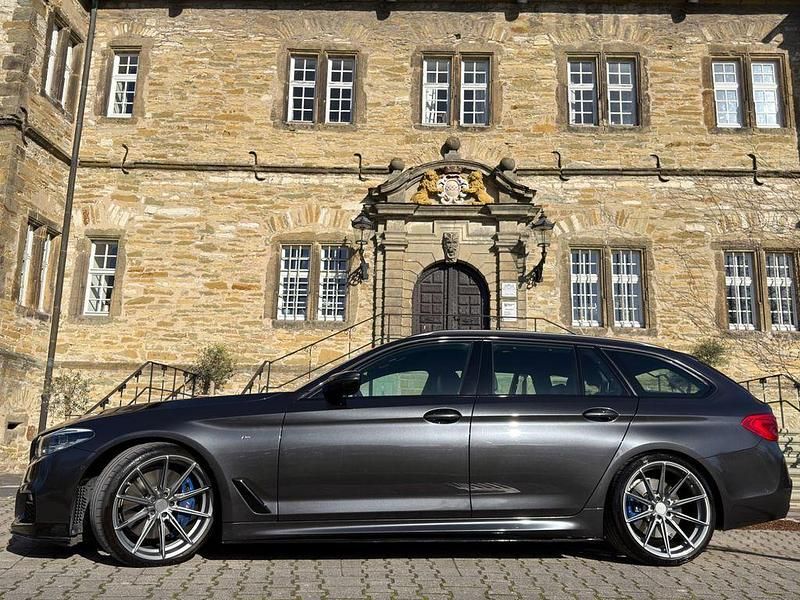 Gebraucht BMW 540 Shadowline 320 PS (235 kW) 2020 Grau Kombi