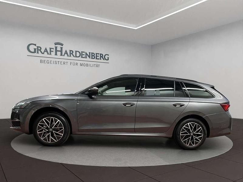 Neu Skoda Octavia 150 PS (110 kW) 2026 Graphitegrau metallic Kombi