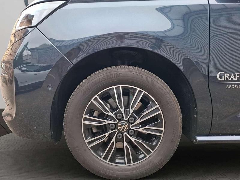 Gebraucht VW Multivan Life 150 PS (110 kW) 2024 Starlight blue metallic Van