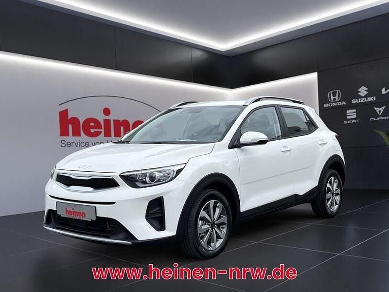 Weiss Gebraucht 2025 Kia Stonic Vision SUV | 23.480 € (Fairer Preis) - Bild 1/4
