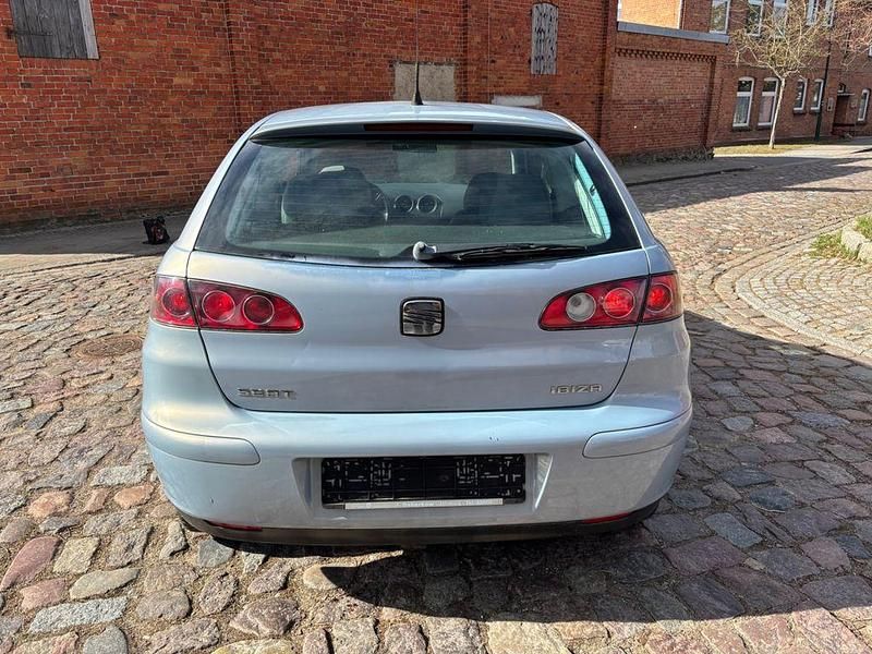 Gebraucht Seat Ibiza Stella 75 PS (55 kW) 2002 Blau Kleinwagen