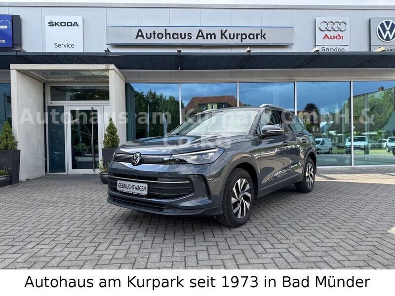 Grau Gebraucht 2024 VW Tiguan Comfortline SUV | 36.490 € (Etwas zu teuer) - Bild 1/4