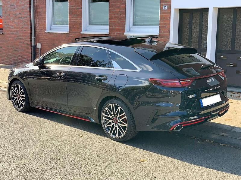 Gebraucht Kia ProCeed 204 PS (150 kW) 2022 Schwarz Kleinwagen