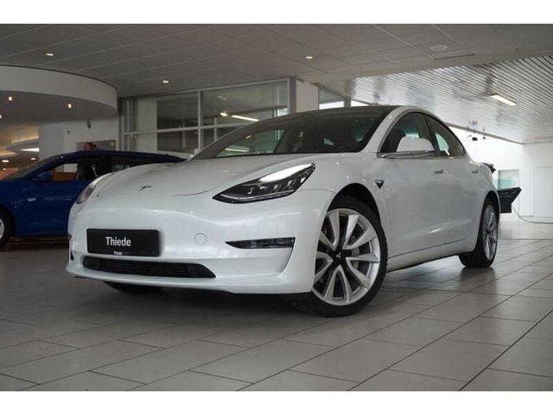 Gebraucht Tesla Model 3 Standard Range Plus 239 kW (325 PS) 2019 Weiß metallic Limousine