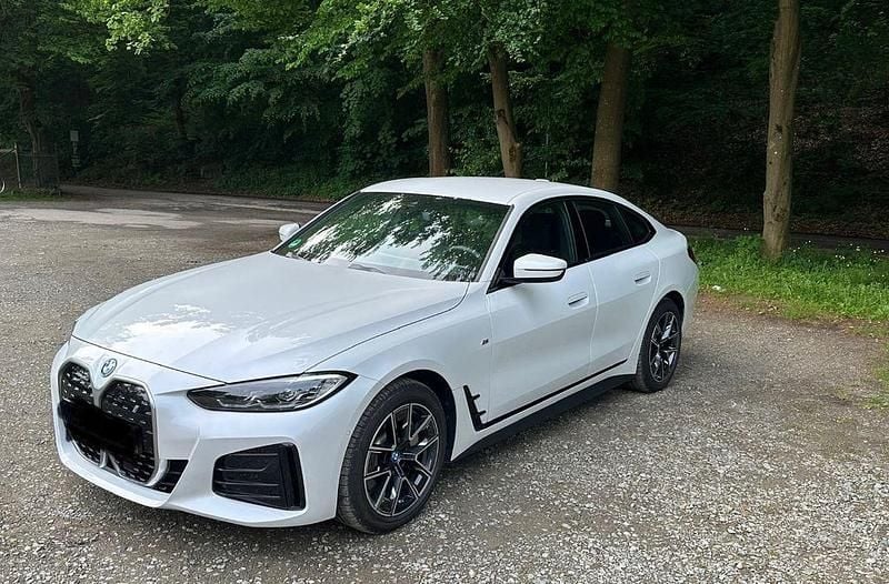 Weiß Gebraucht 2024 BMW i4 Performance Limousine | 43.000 € (Superpreis) - Bild 1/4
