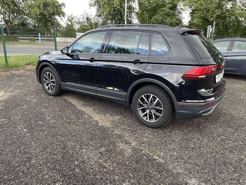 Gebraucht VW Tiguan Life 150 PS (110 kW) 2022 Deep black SUV