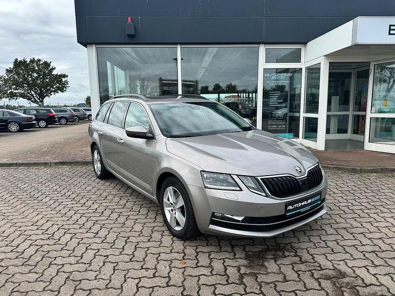 Beige Gebraucht 2018 Skoda Octavia Style Kombi | 16.990 € (Etwas zu teuer) - Bild 1/4
