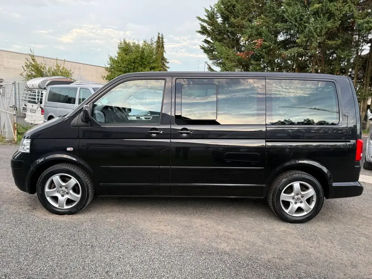 Gebraucht VW Multivan Highline 174 PS (127 kW) 2008 Schwarz Van / Kleinbus