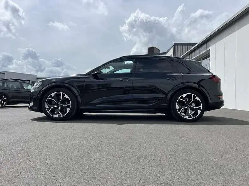 Gebraucht Audi e-tron Sport 369 kW (503 PS) 2022 Mythosschwarz SUV