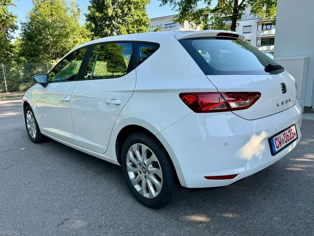Gebraucht Seat Leon Style 105 PS (77 kW) 2014 Weiß Limousine